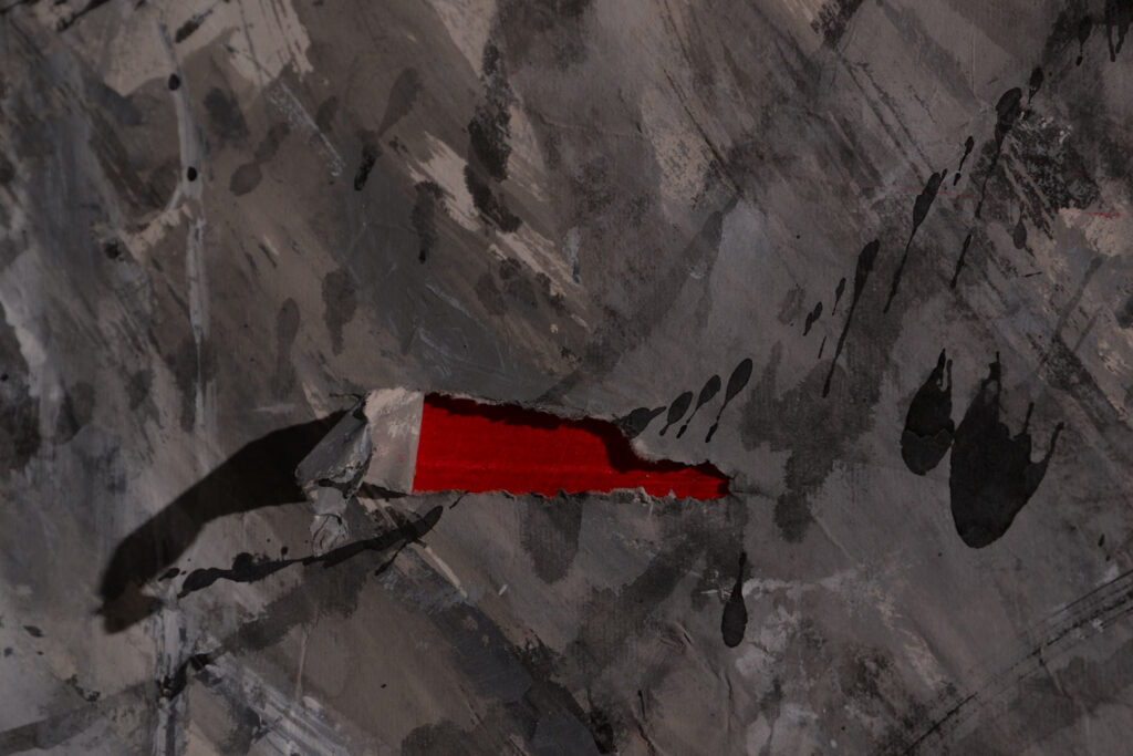 Pod Skórą 2, detal, papier ryżowy, akryl, tusz, 178x98cm, Chiny, 2015 r.